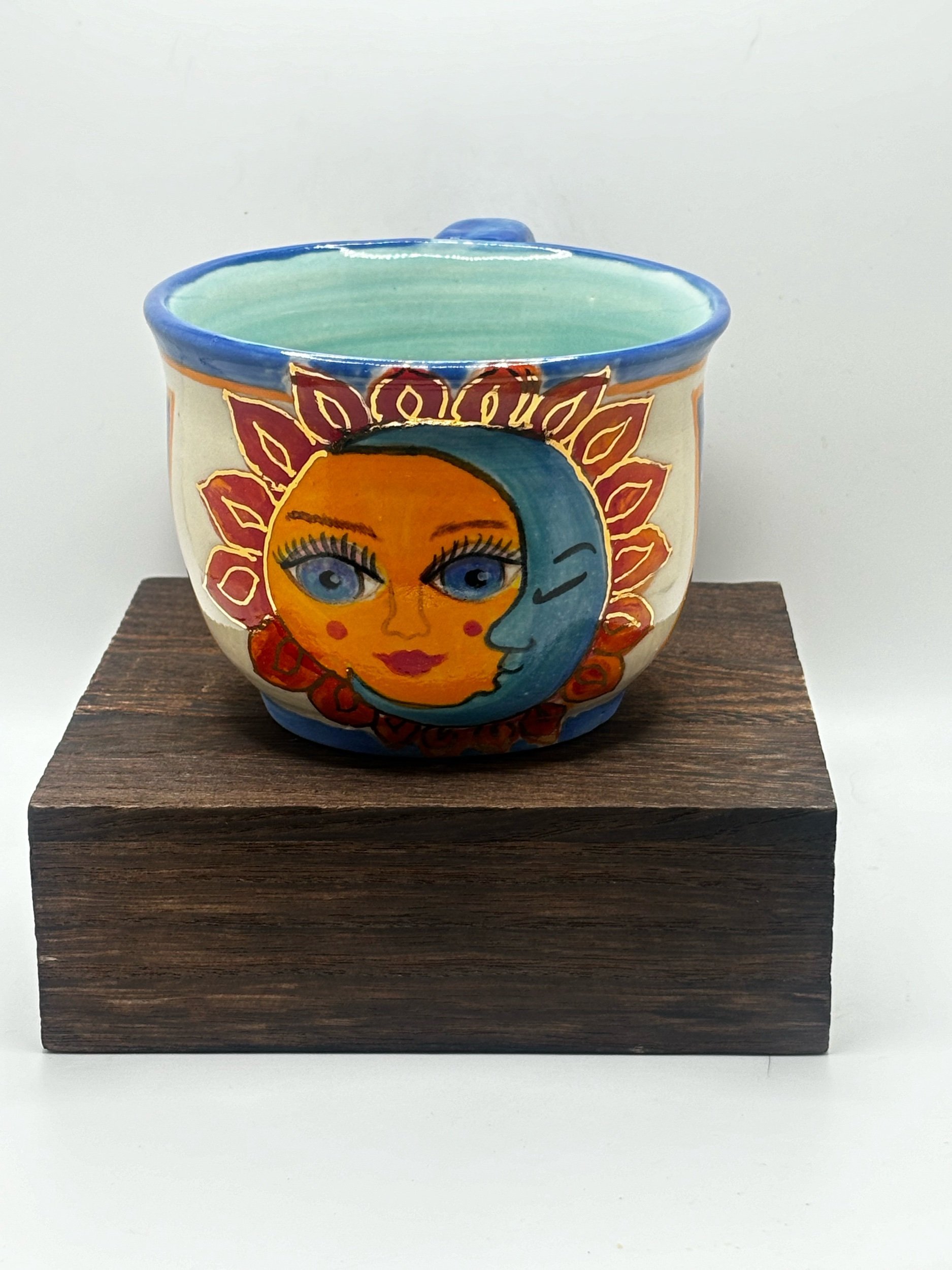 Blue sun and kiss cup
